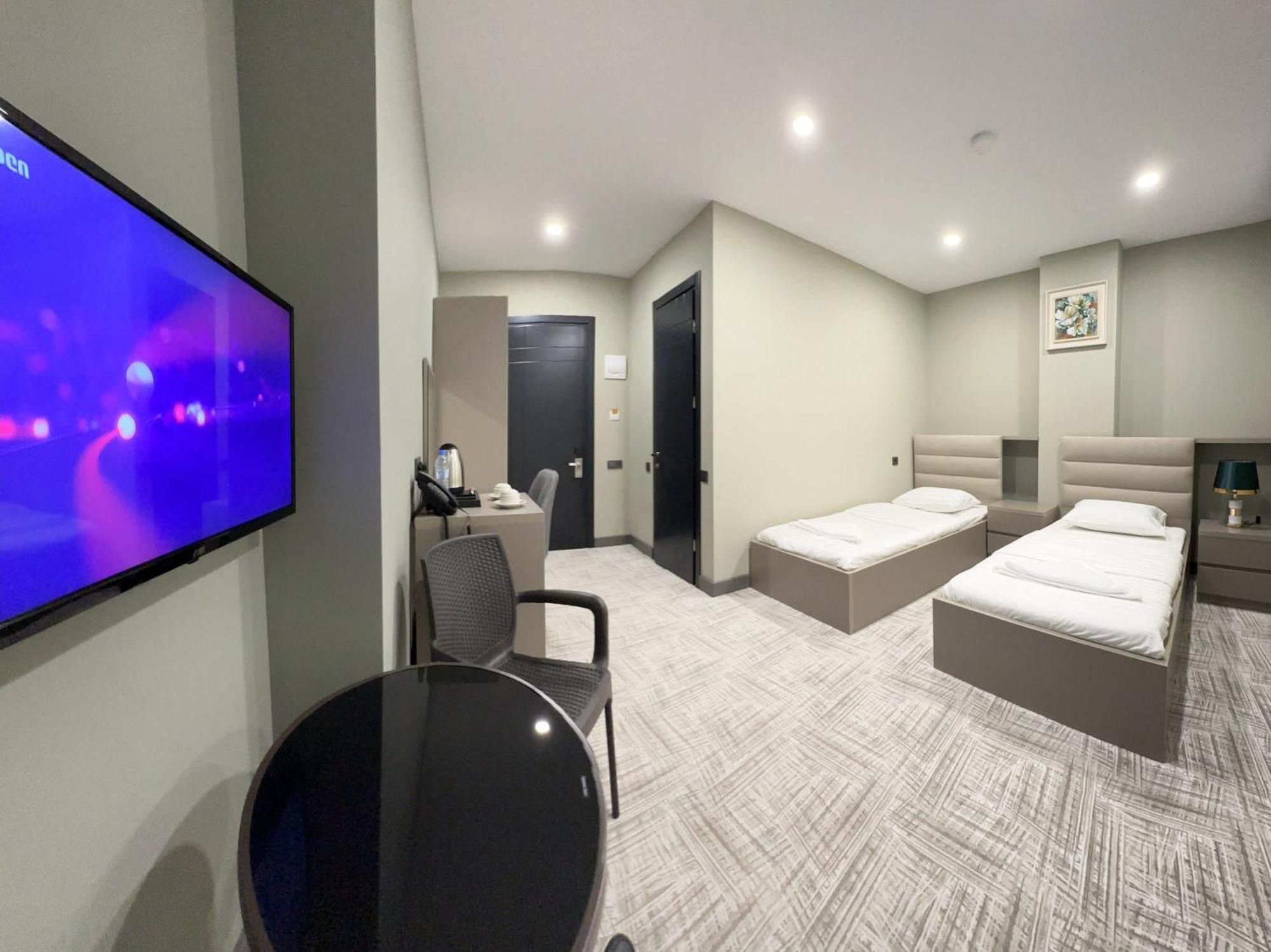 Caspian Vf Hotel Batoemi Buitenkant foto