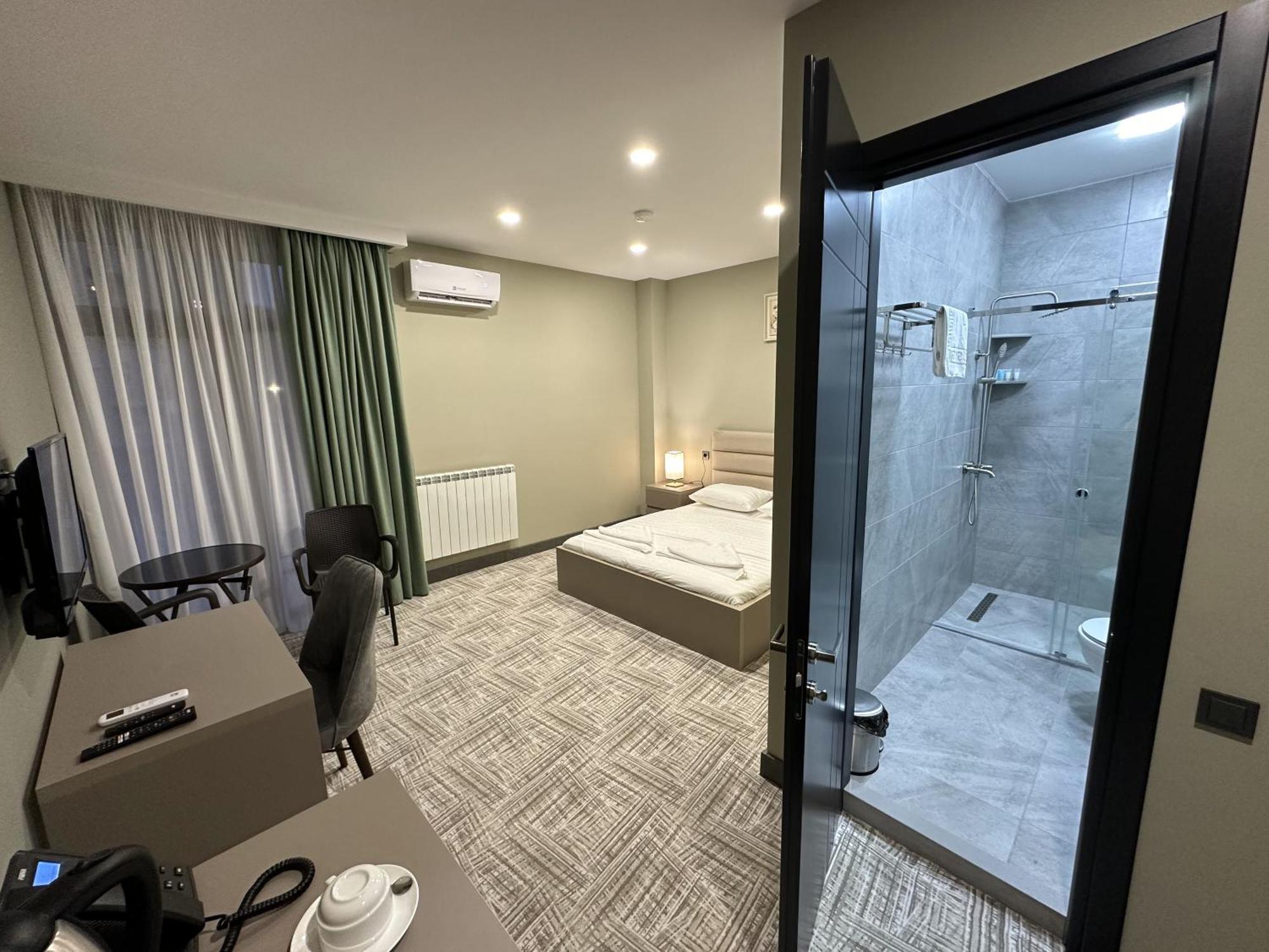 Caspian Vf Hotel Batoemi Buitenkant foto