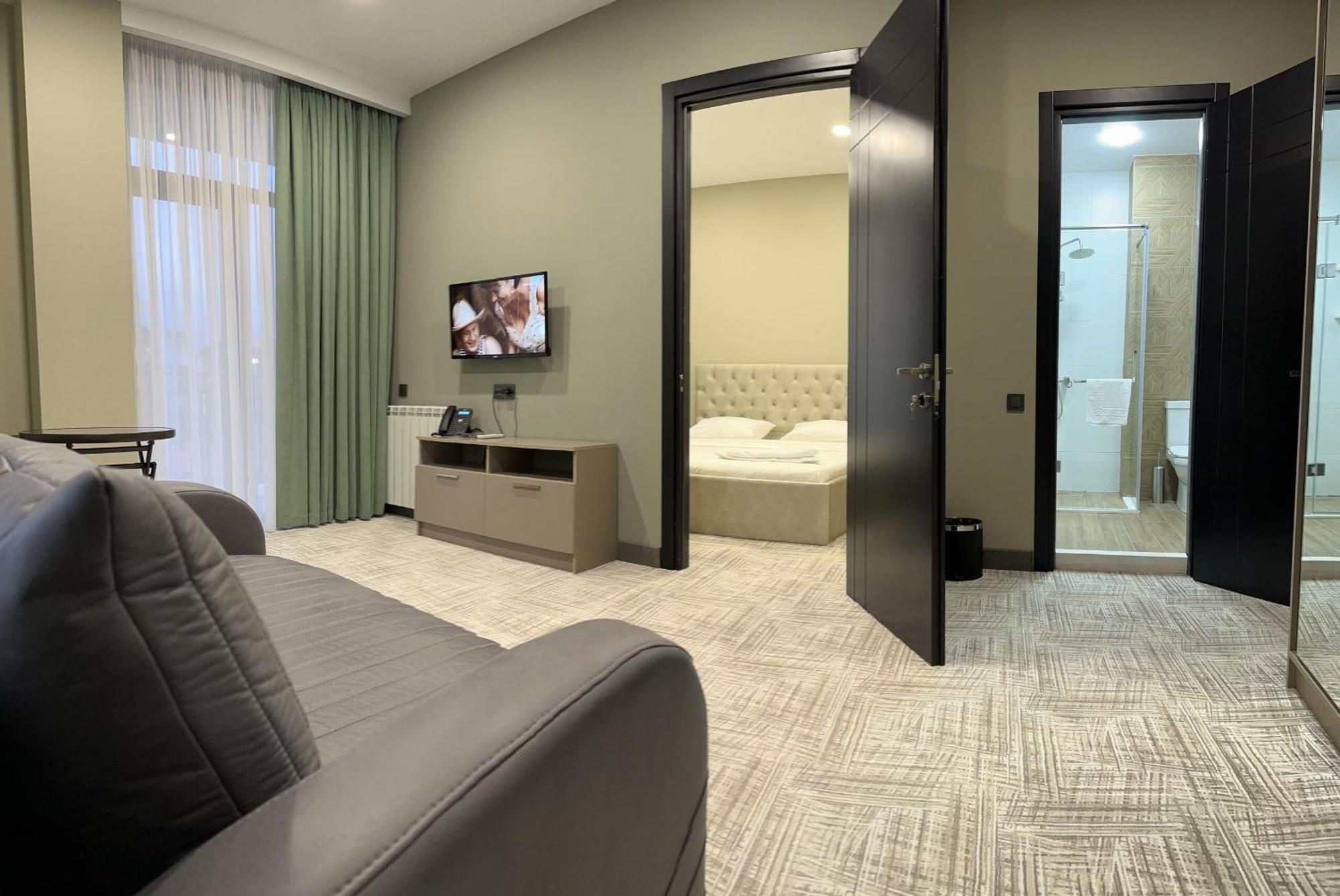 Caspian Vf Hotel Batoemi Buitenkant foto