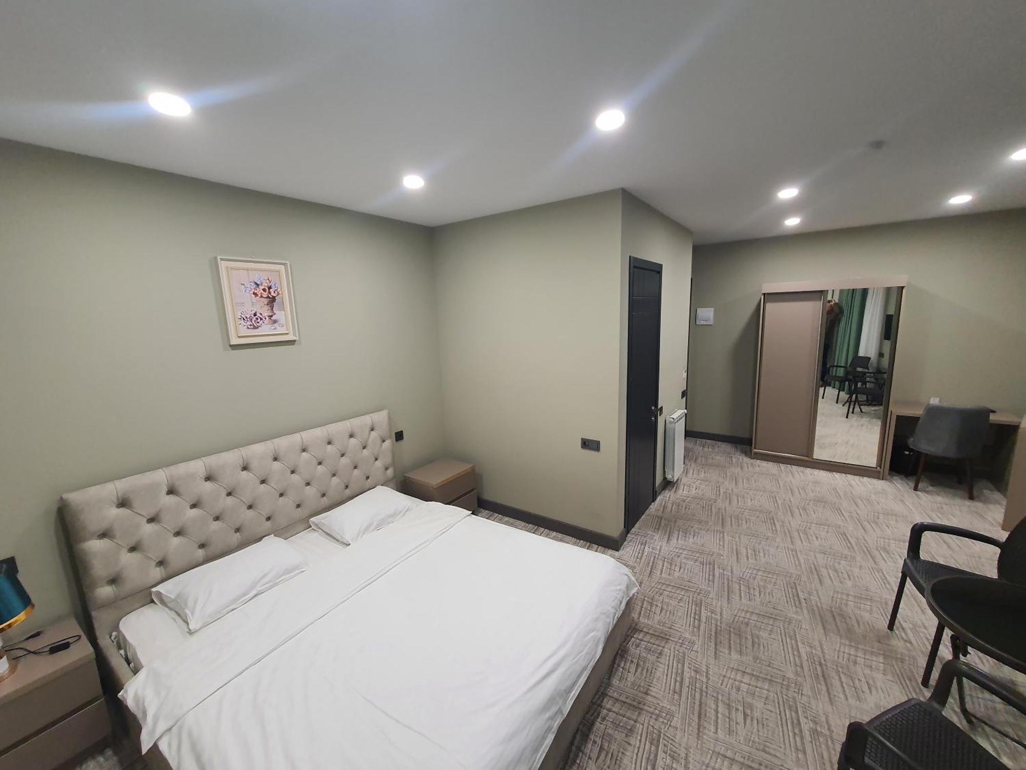 Caspian Vf Hotel Batoemi Buitenkant foto