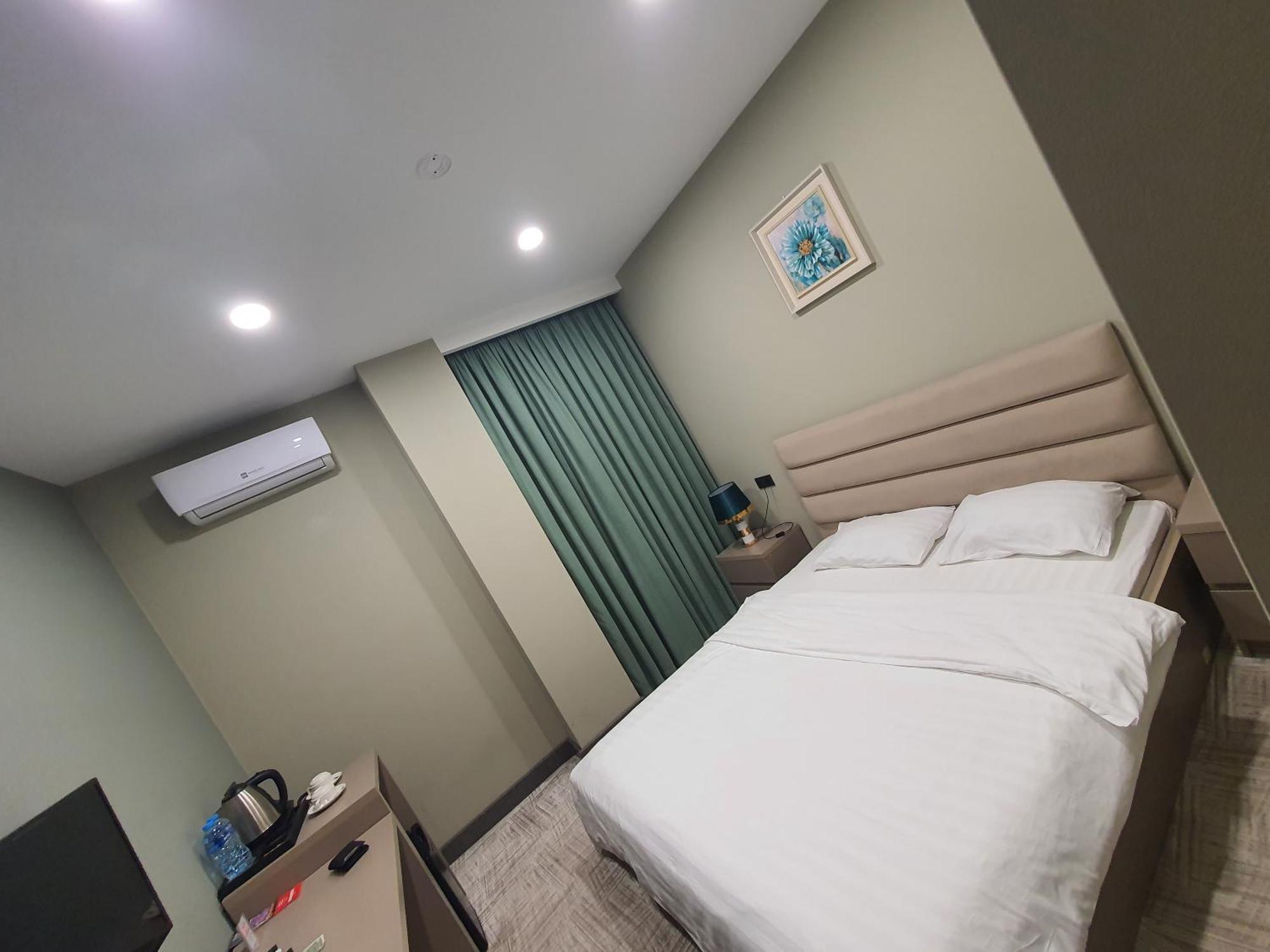 Caspian Vf Hotel Batoemi Buitenkant foto