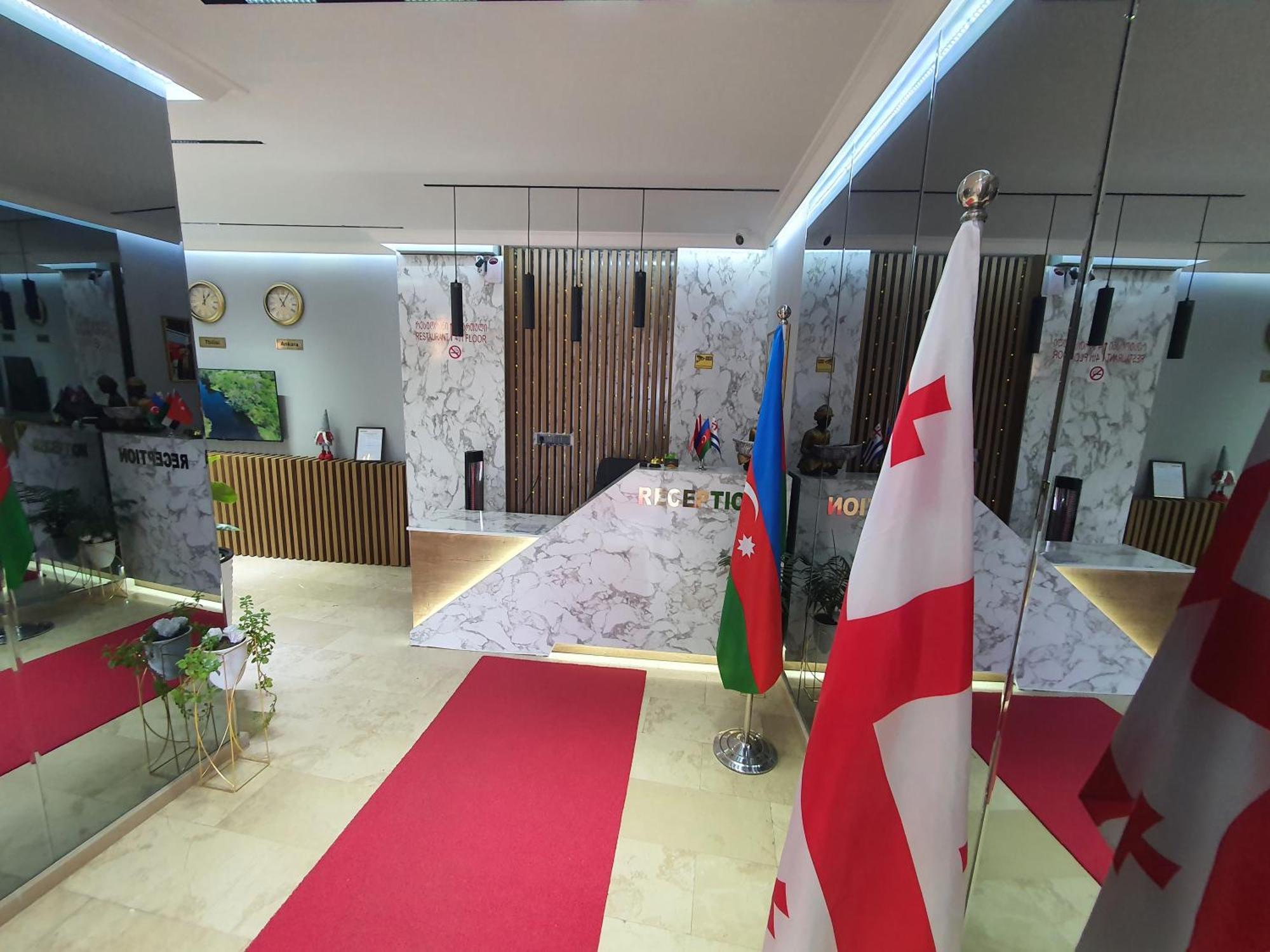 Caspian Vf Hotel Batoemi Buitenkant foto